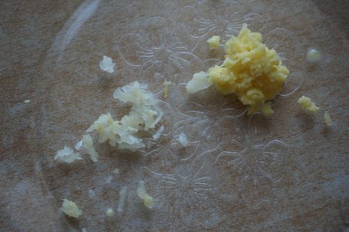 Бургер с ананасом и соусом терияки