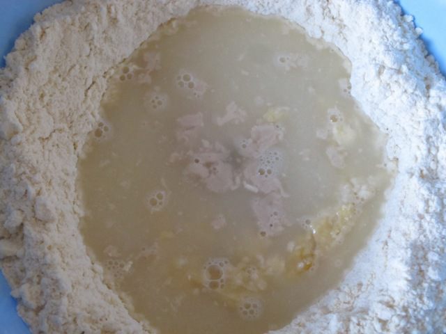 Пирог с яйцом, зеленым луком и рисом