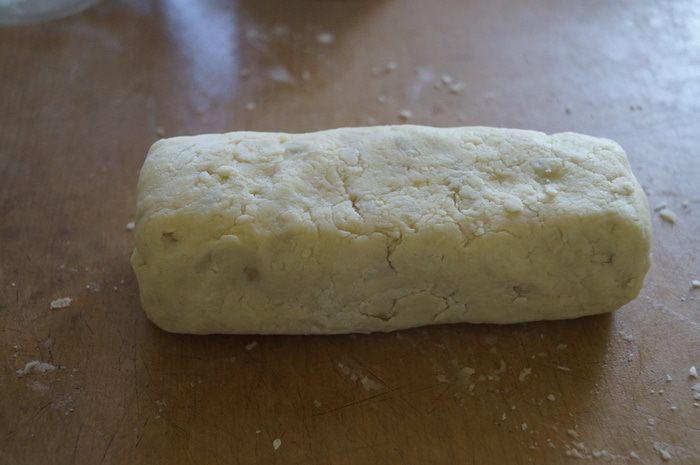 Мягкое печенье с сыром и кедровыми орешками