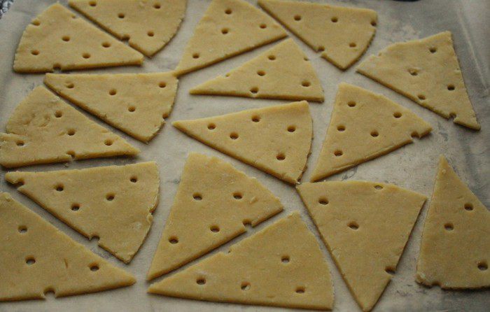 Сырный крекер