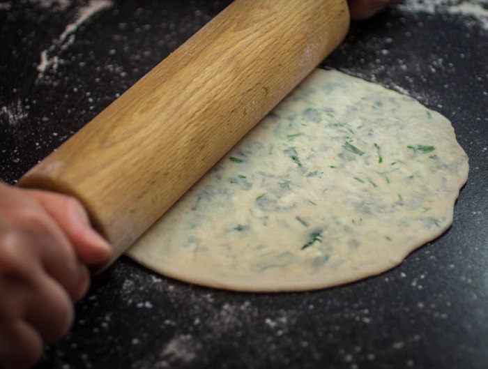 Лепешки с сыром, чесноком  и зеленью