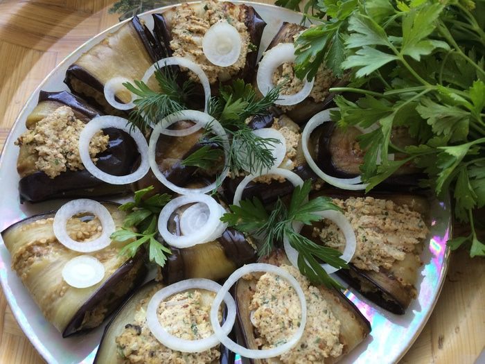 Баклажаны по-грузински с соусом сациви