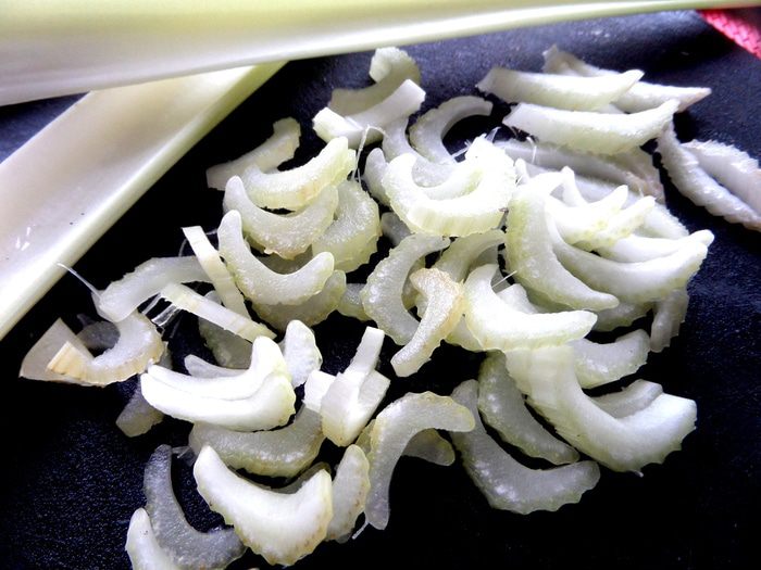 Салат с молодой картошкой и ветчиной