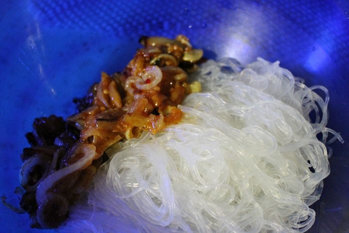 Фунчоза с овощами и мясом краба