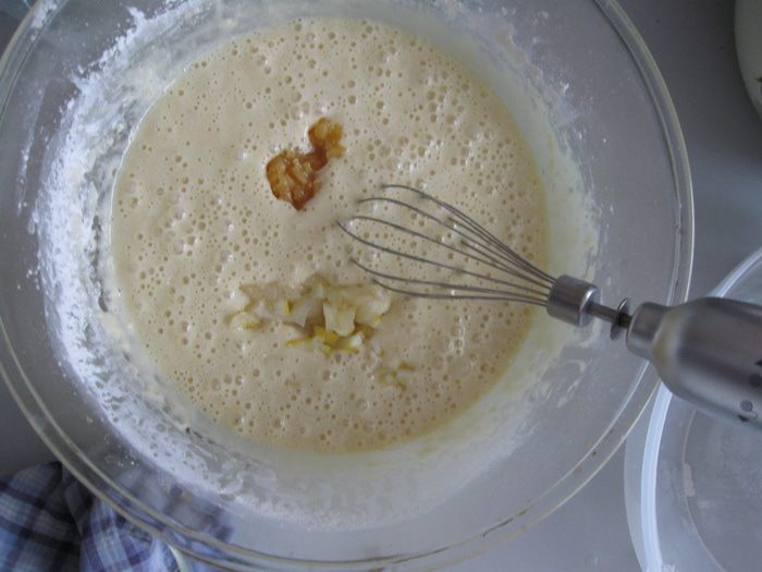 Пирог с яблоками и курагой