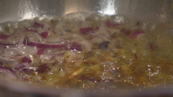 Суп с тыквой, сладким картофелем и чечевицей 