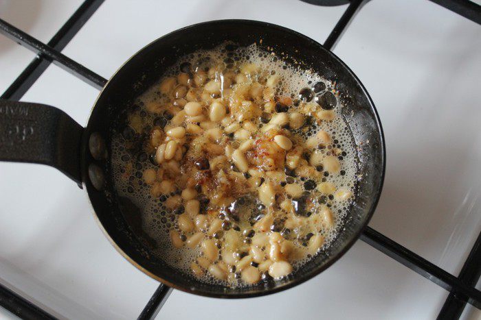 Фарфалле с печеным чесноком, кедровыми орехами и каперсами (для ЕЛЕНЫ КОВАЧ)