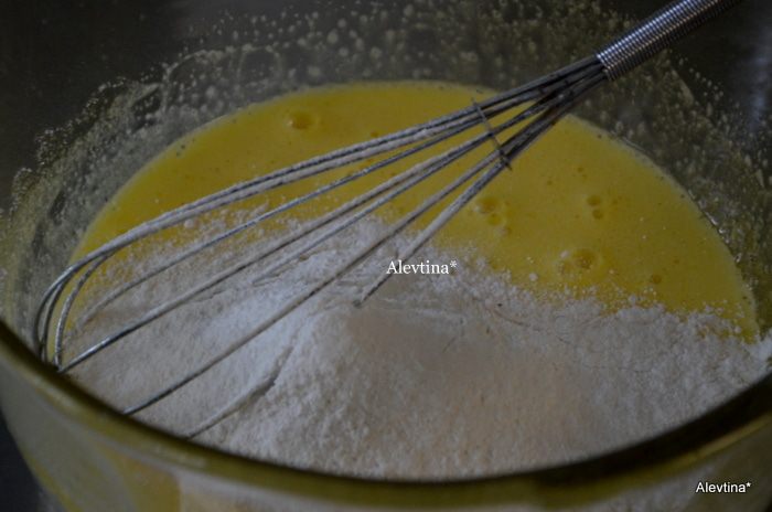 Рулет с пеканом и шоколадной начинкой