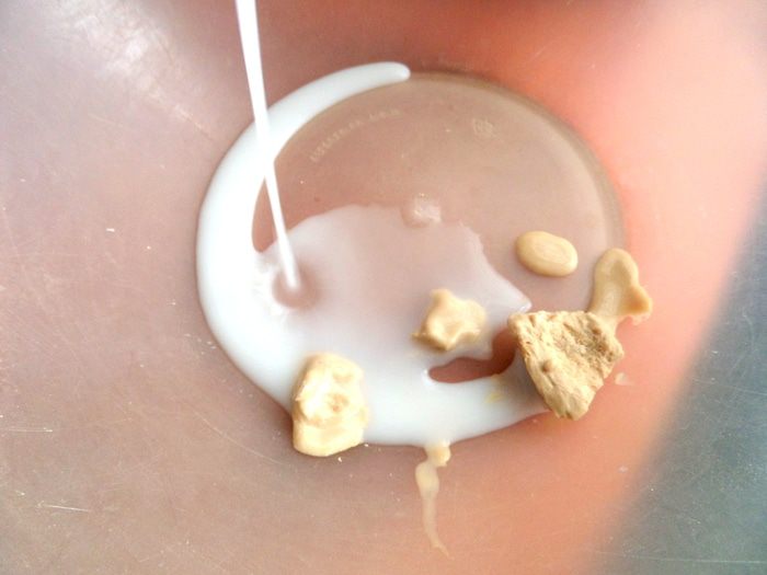 Дрожжевые блины с луково-сырной начинкой