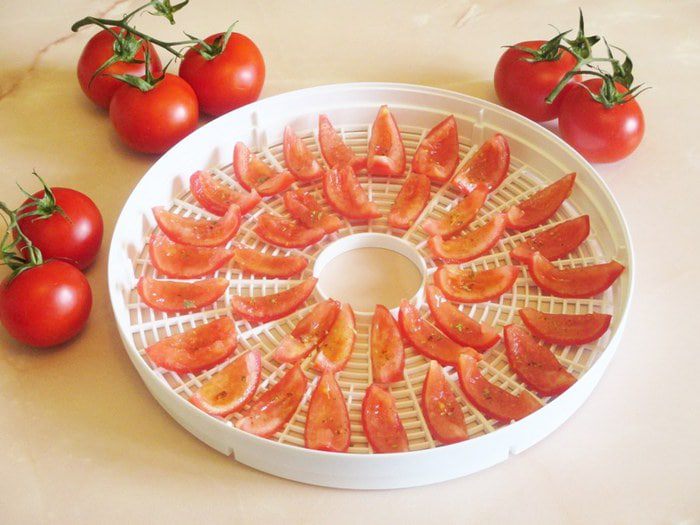 Полента с вялеными помидорами