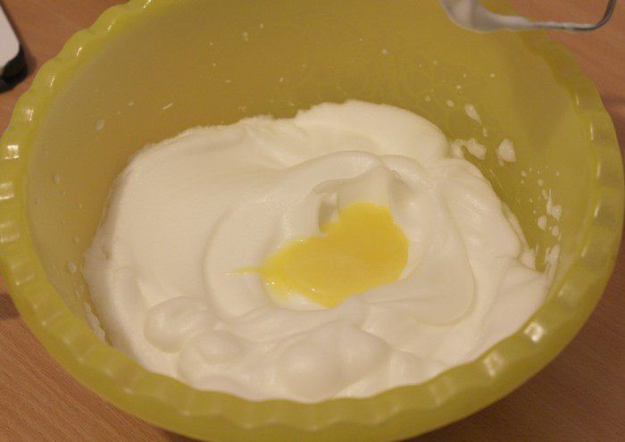 Карамельный кекс с  глазурью