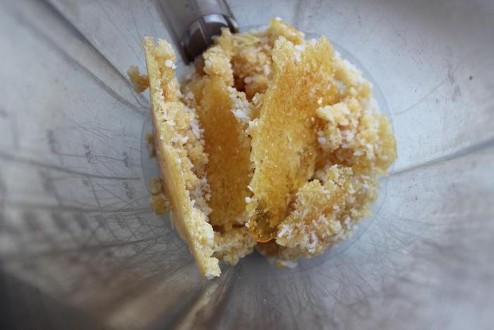 Кокосово-миндальное мороженое а-ля Рафаэлло