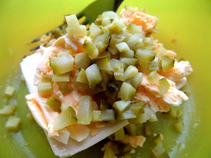 Рыбные &amp;quot;ножки&amp;quot; под юбочкой из перцев