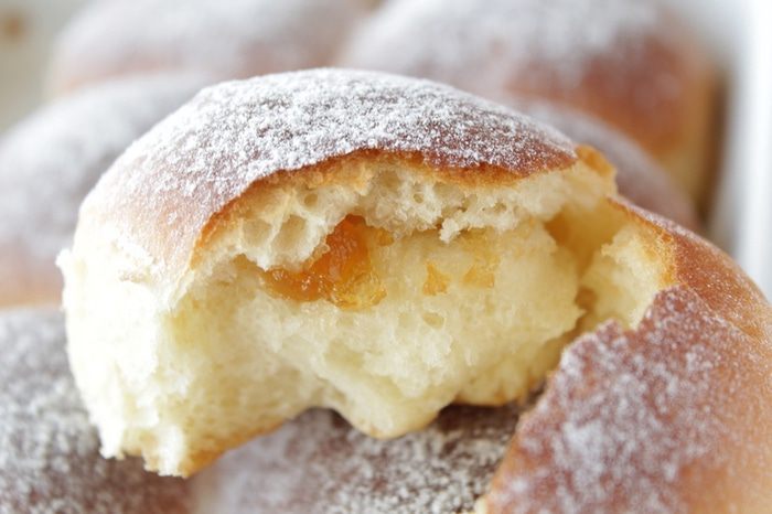 Бухтели с абрикосовым джемом