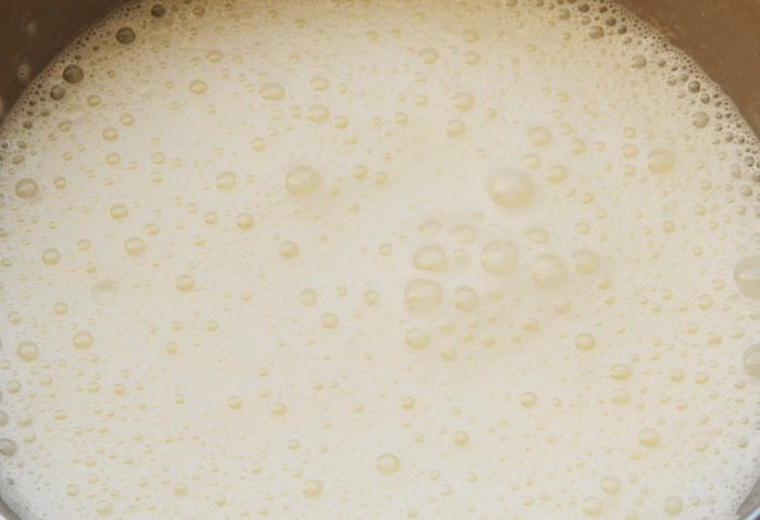 Куриная грудка с брынзой под белковой шапочкой