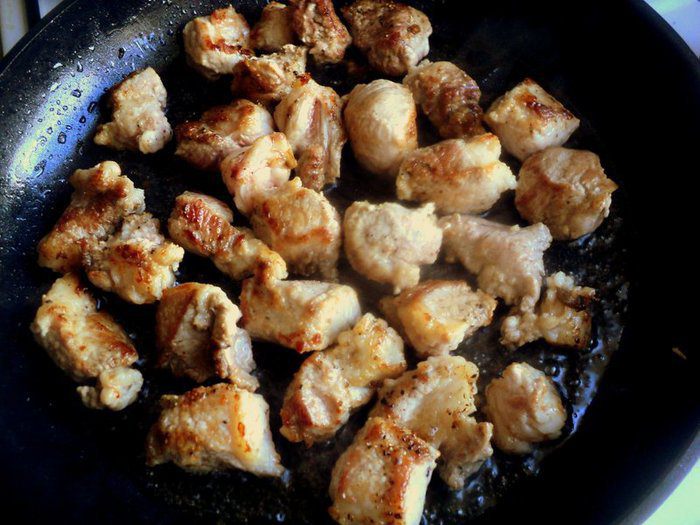 Свинина с апельсинами в горшочке