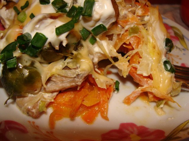 Куриные бедра в овощной шубке