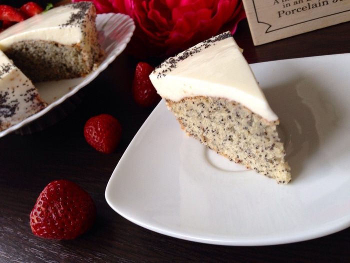 Нежный маково-ореховый пирог