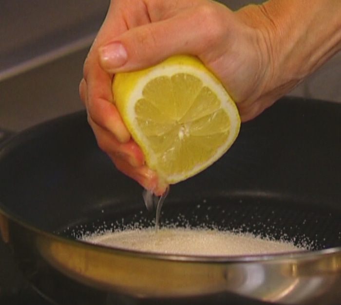 Лимонные кексы с карамелью