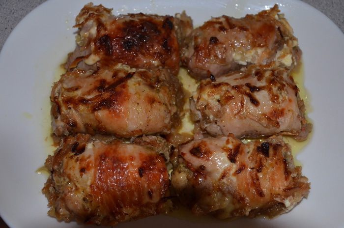 Куриные бедра с грушевой начинкой