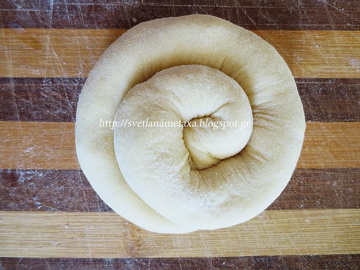 Нежные воздушные булочки (Ensaimadas)