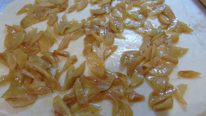 Булочки с яблочной начинкой