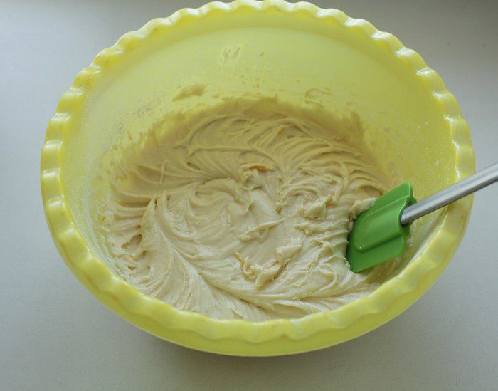 Пирог с маскарпоне и сливой