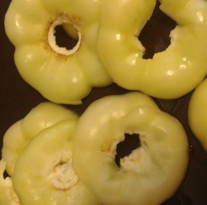 Перец, фаршированный мясом и рисом