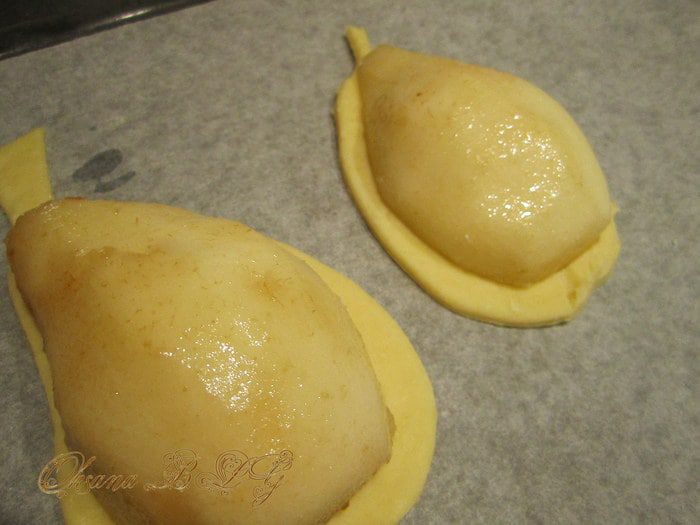 Груши с творожным кремом на тесте