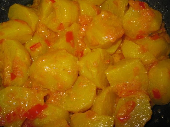 Картошка по-бомбейски с томатами