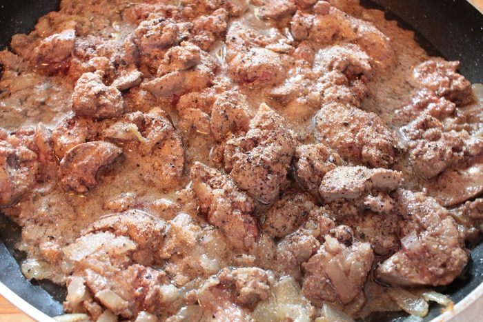 Куриная печень в ароматном соусе