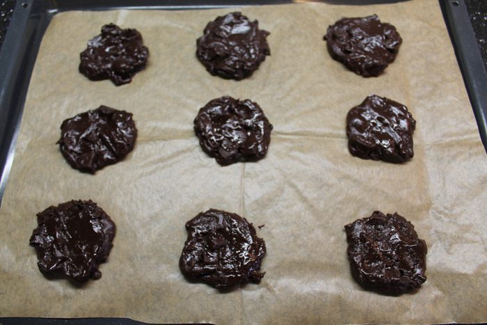 Печенье с горьким шоколадом