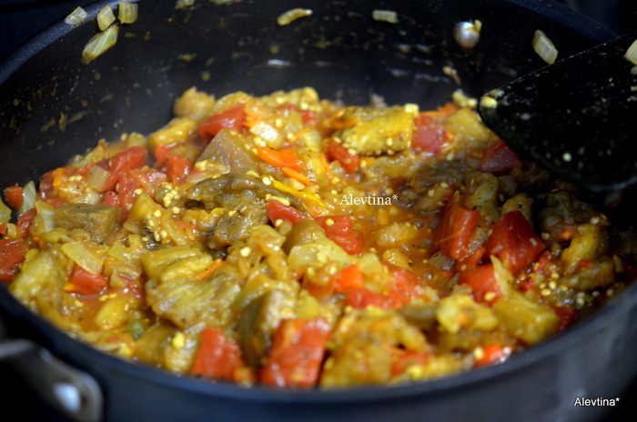 Пряная баклажанная икра