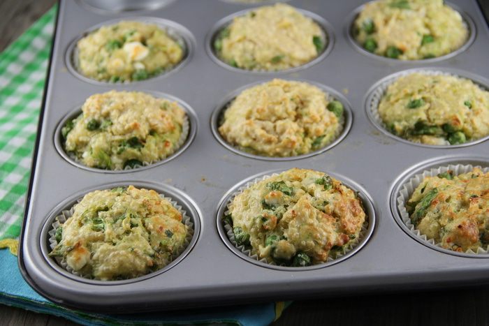 Маффины из киноа с овощами и фетой