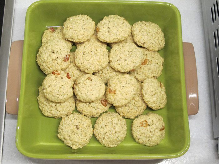 Мягкое овсяное печенье с изюмом