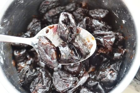 Тарт с черносливом и нежнейшим шоколадным ганашем