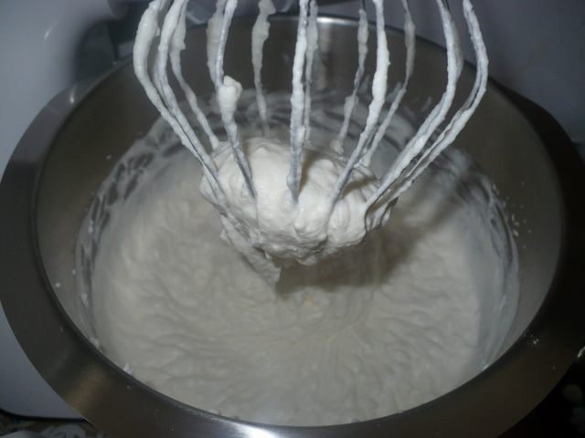 Творожный десерт с вяленой клюквой