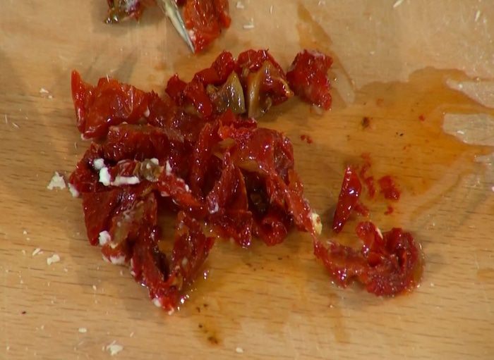 Сконы со шпинатом, помидорами и сыром