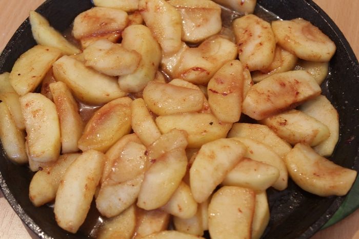 Яблочный пирог с пудинговым кремом