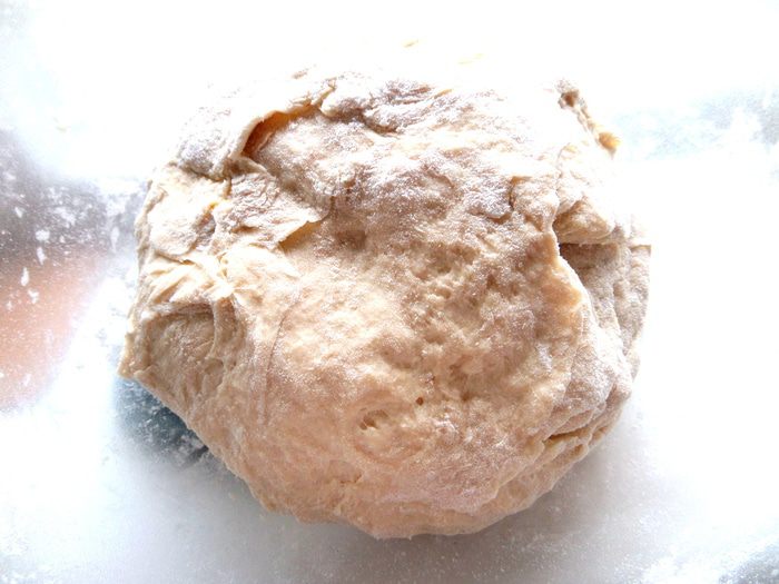 Мини-пирожки с капустой, сельдереем, шпинатом и сыром