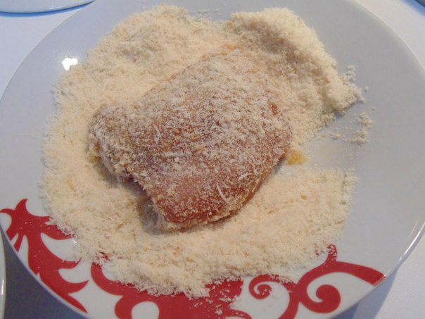 Курица, запеченная с двумя сырами