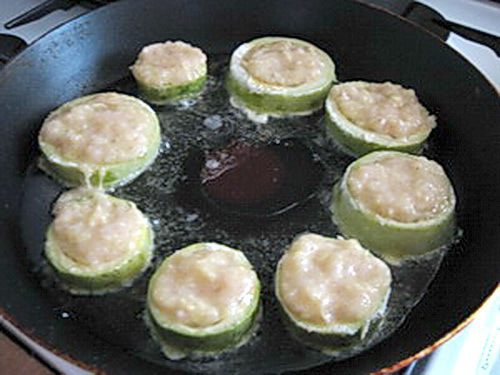 Оладьи в кабачковых кольцах