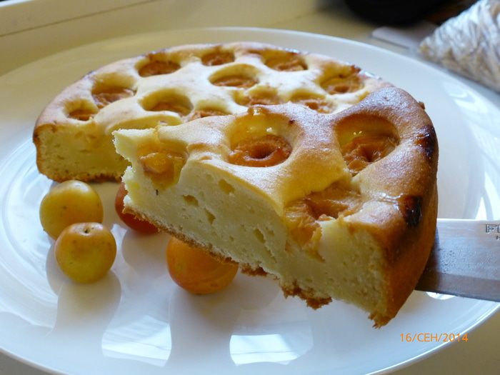 Сливовый пирог с маскарпоне