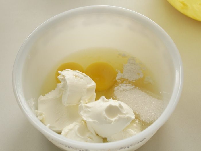 Бруснично-яблочный пирог со сливочным сыром