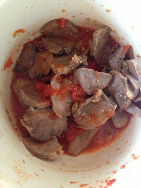 Язык под пикантным соусом 