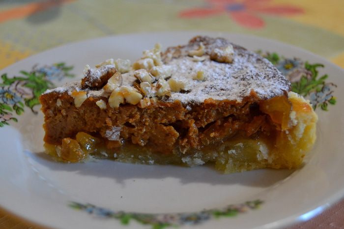 Торт с яблоками и вареной сгущенкой