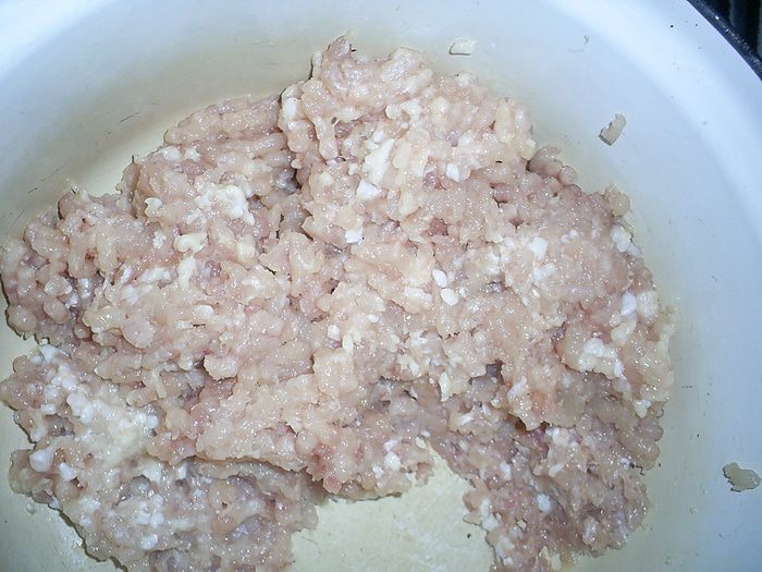 Паровые куриные котлетки со шпинатом