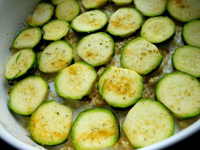 Овощи под сырной крошкой