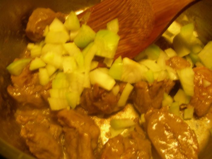 Тажин из баранины и лука-порея