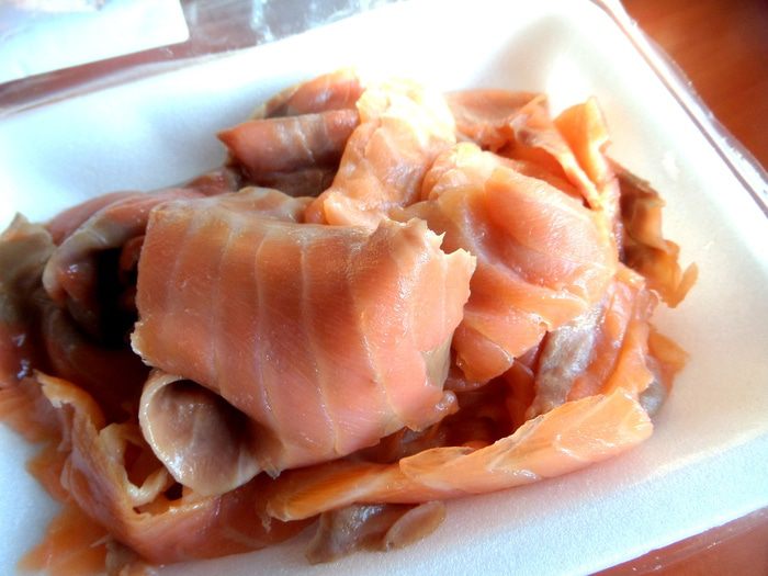 Рыбное канапе на маринованных яйцах